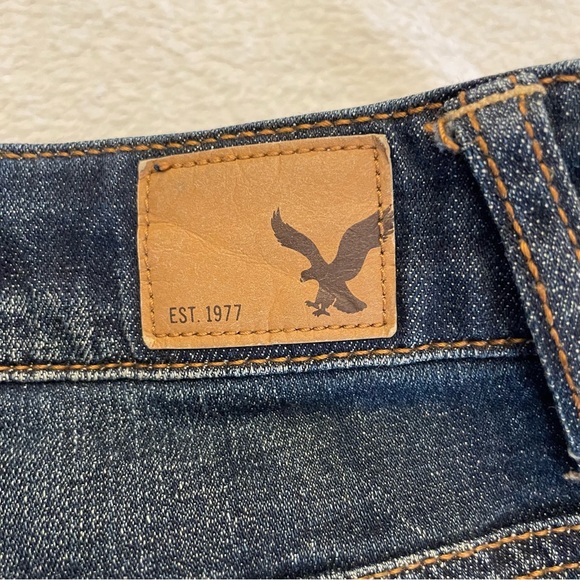 American Eagle Distressed Hi Rise Jeggings.  Size 2 - Picture 6 of 8